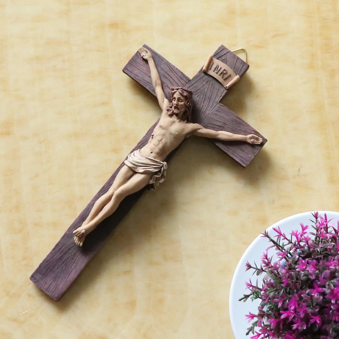 Wall-Mounted Resin Cross Figurine – Decorative Christian-Inspired Sculpture for Home or Office (24.5cm)