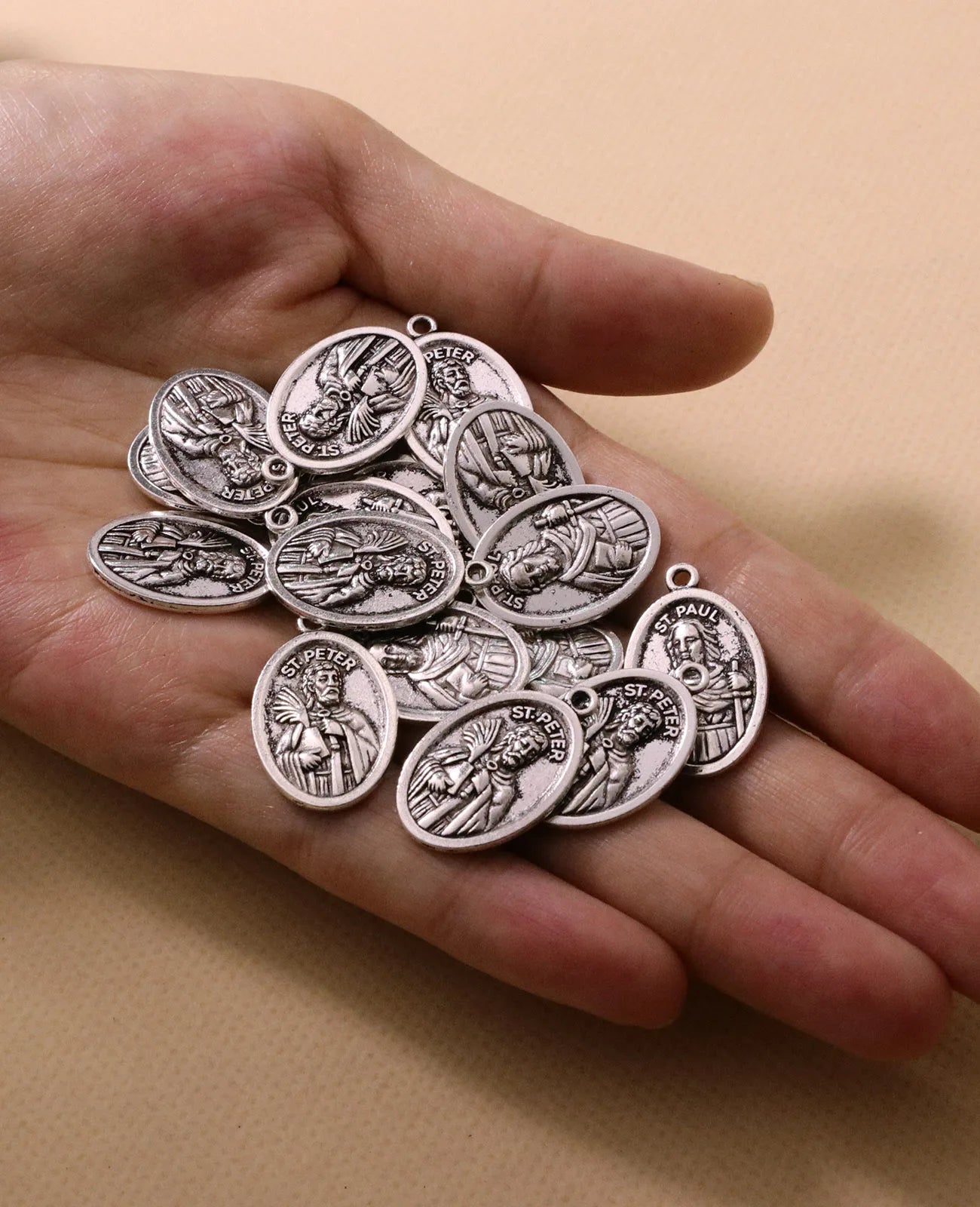 20pcs Saint Peter and Saint Paul Catholic Medals – Oval Religious Charms for DIY Jewelry and Rosaries