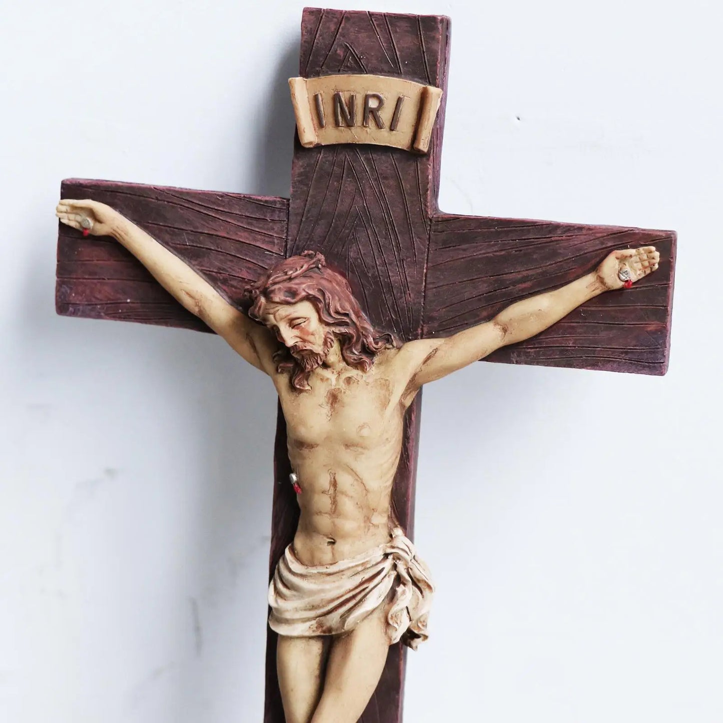Wall-Mounted Resin Cross Figurine – Decorative Christian-Inspired Sculpture for Home or Office (24.5cm)