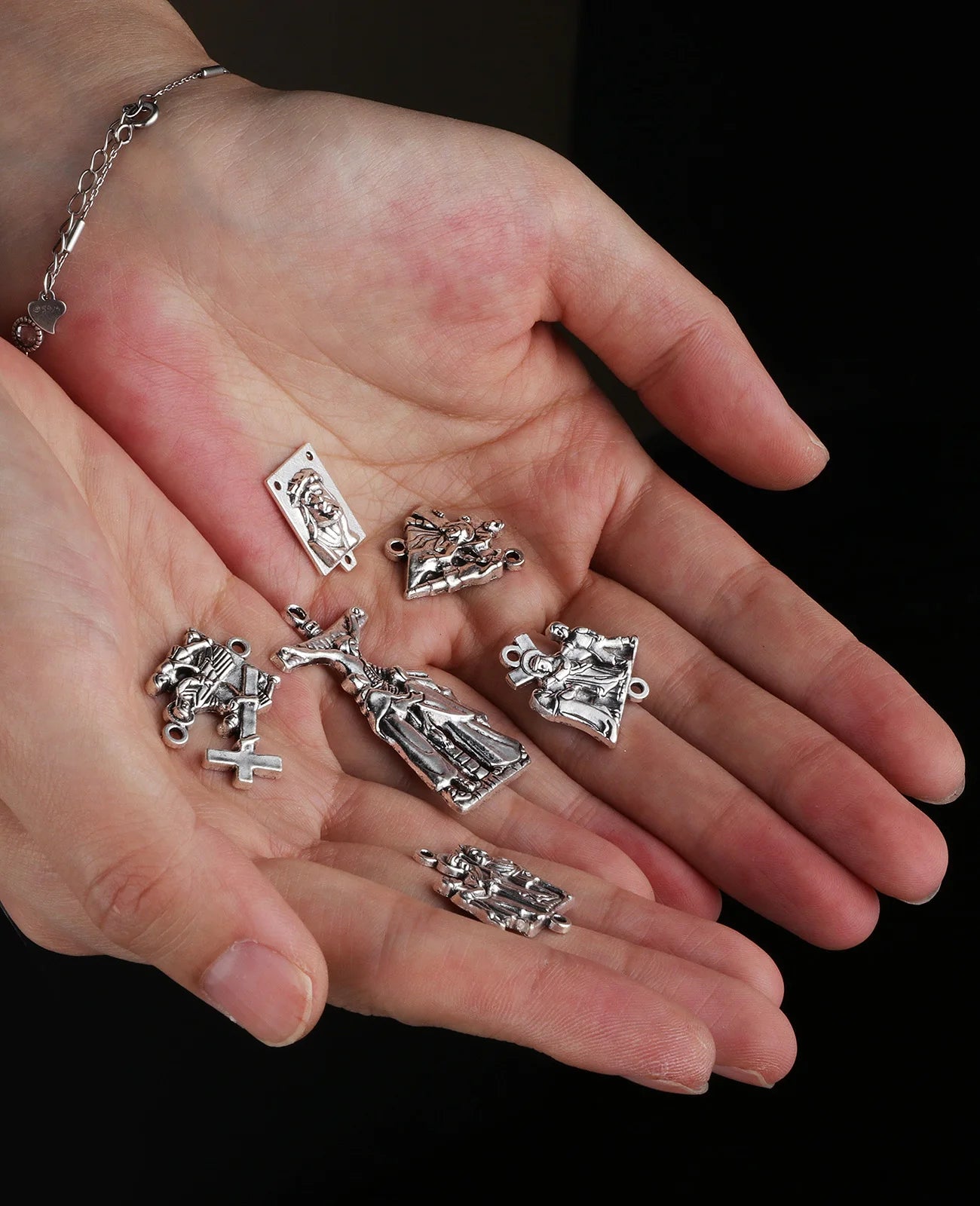 Stations of the Cross 16-Piece Medals Set - Crucifix, Jesus Cross, Crown of Thorns Pendants for Rosary DIY Accessories